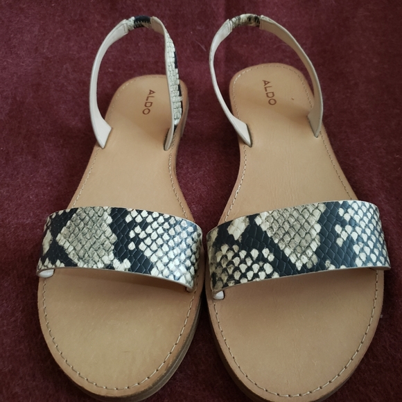 ⚡FREE⚡ LAST CHANCE⚡2/$15 Aldo sandals - Picture 2 of 4